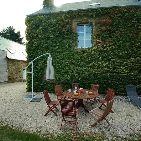 Holiday home Les Tissey Vue Sur Le Mont St Michel Dragey