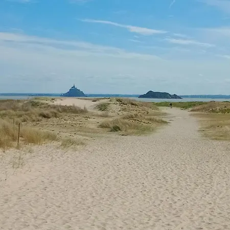 Holiday home Les Tissey Vue Sur Le Mont St Michel Dragey