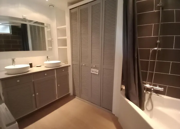 Les Tissey Vue Sur Le Mont St Michel Dragey