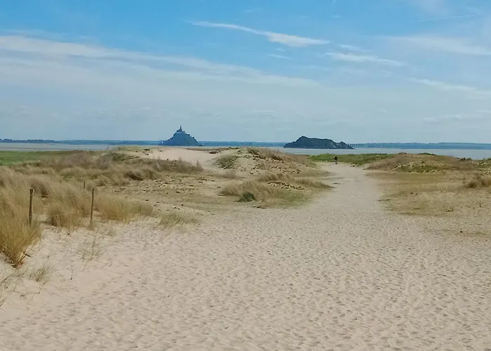 Holiday home Les Tissey Vue Sur Le Mont St Michel Dragey